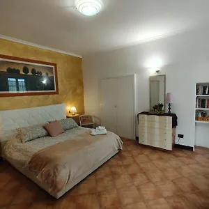 Apartment Piramide Gold, Rom